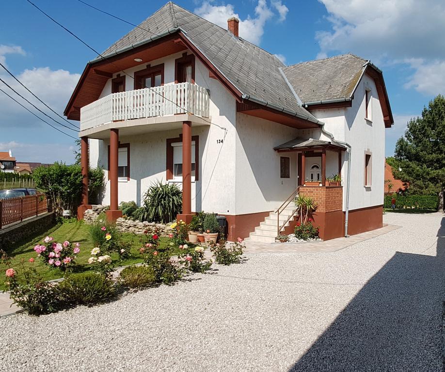 Villa Nora Hévíz Buitenkant foto